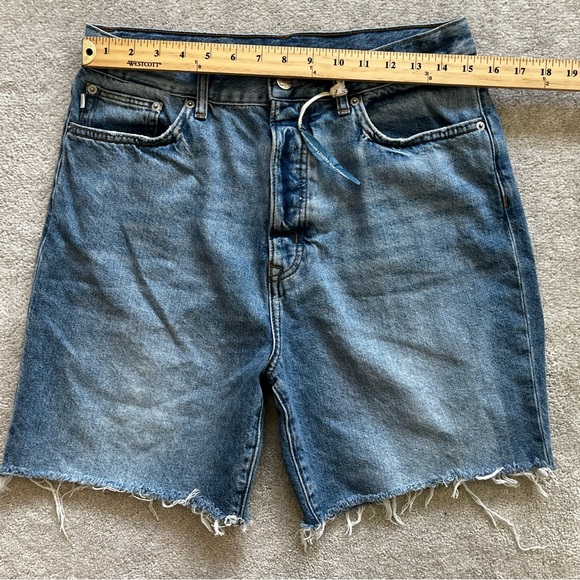 LOVERS AND FRIENDS NWT HIGH RISE 90s CUTOFF SHORTS SIZE 30 Y2K TRENDY - Picture 10 of 13